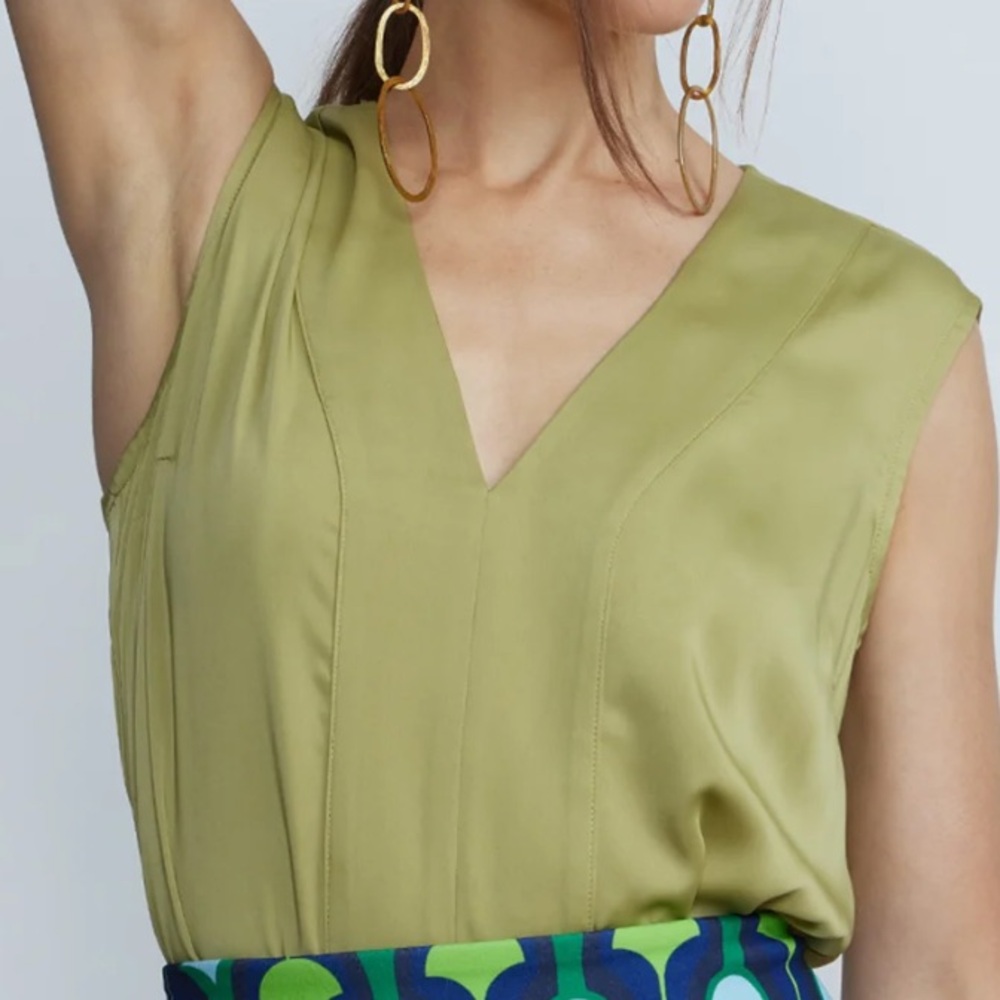 NY & Company Sleeveless V-Neck Satin Top
